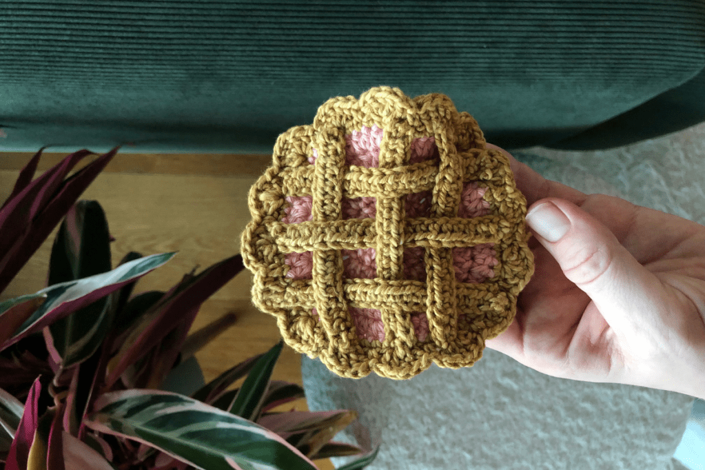 granny square biscuit&nbsp;tin